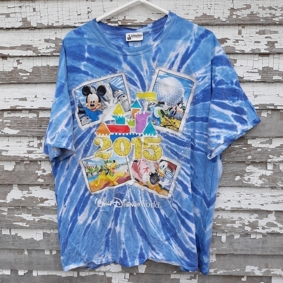 🌟 Walt Disney World 2015 tie dyed t-shirt size xl - Picture 1 of 4